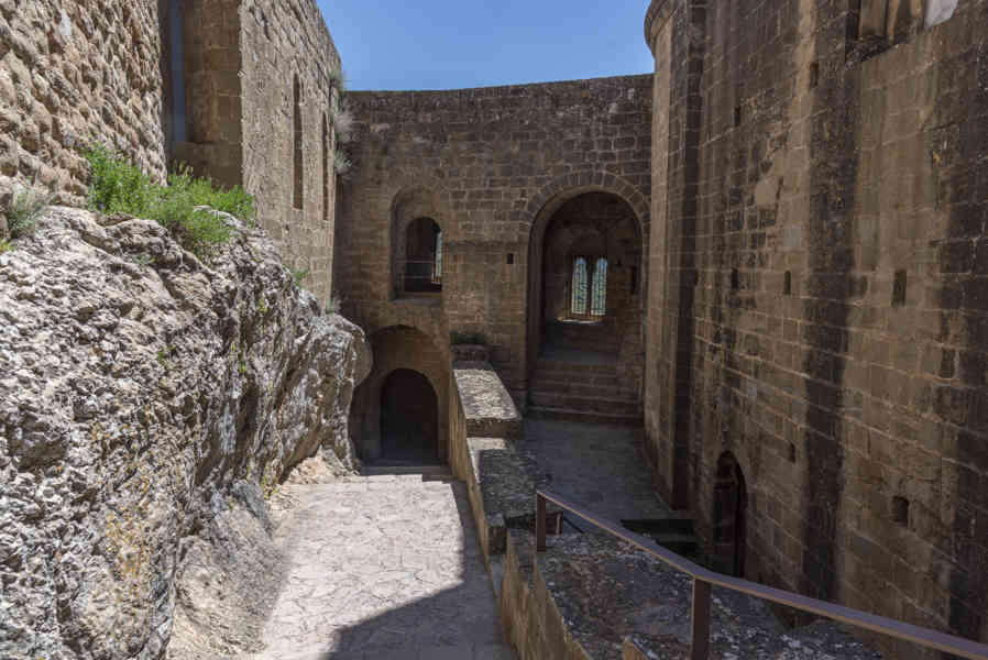 Huesca - Loarre - castillo de Loarre 52.jpg